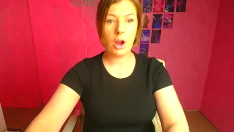 Snapshot of molly_mis chatting on 04.25.26 Molly online show from 04.25.26