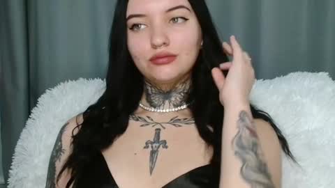 Snapshot of molly_montanaaa chatting on 12.18.24 Lina online show from 12.18.24