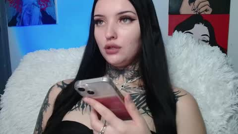 Snapshot of molly_montanaaa chatting on 11.15.25 Lina online show from 11.15.25