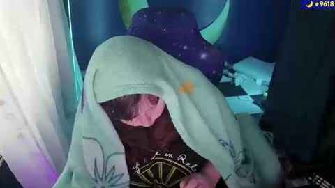 molly_moons online show from 10.14.25