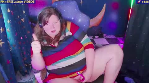 molly_moons online show from 11.24.25