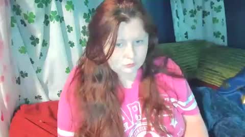 Snapshot of molly_moons chatting on 06.29.26 molly_moons online show from 06.29.26