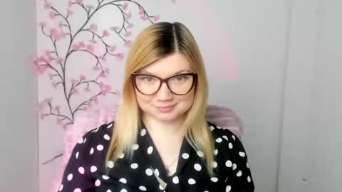 Molly online show from 03.18.26