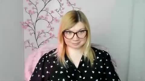 Snapshot of molly_moree chatting on 05.11.26 Molly online show from 05.11.26