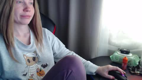 I have new photos come and see with love Molly online show from 10.10.25