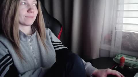 I have new photos come and see with love Molly online show from 11.27.25