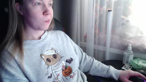 I have new photos come and see with love Molly online show from 02.24.26