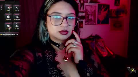 Snapshot of molly_shake chatting on 10.23.25 Molly online show from 10.23.25