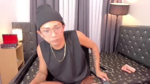 molly online show from 12.22.25