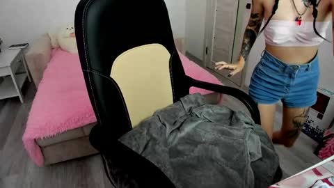 Snapshot of molly_sweetbaby chatting on 09.08.25 Ill tell you when were private online show from 09.08.25