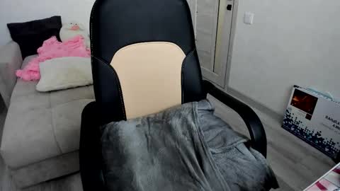 Snapshot of molly_sweetbaby chatting on 09.22.25 Ill tell you when were private online show from 09.22.25