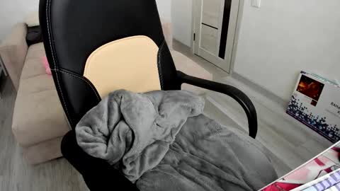 Snapshot of molly_sweetbaby chatting on 09.28.25 Ill tell you when were private online show from 09.28.25