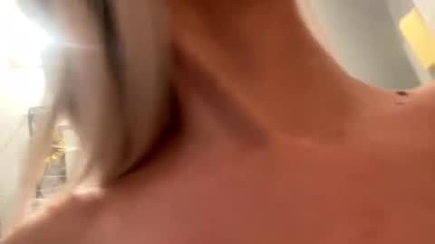 Snapshot of molly_theslut chatting on 02.21.25 molly_theslut online show from 02.21.25