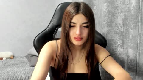 Molly online show from 12.21.25