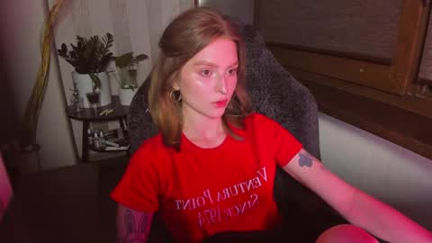 Snapshot of mollydangerous chatting on 04.05.26 Taisha online show from 04.05.26