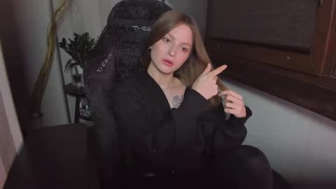 Snapshot of mollydangerous chatting on 04.14.26 Taisha online show from 04.14.26