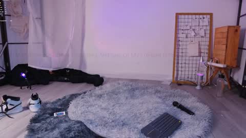 mollychan online show from 11.04.25