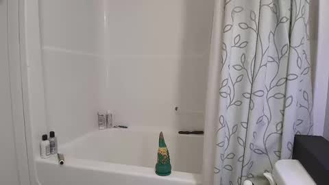 Snapshot of mollygordan chatting on 12.14.24 Molly Gordan online show from 12.14.24