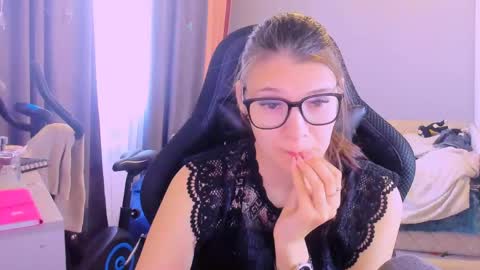  KIRA  online show from 04.29.26