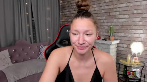 Snapshot of mollynay chatting on 04.28.26 hi im Molly heregreat boobs big heart warm pussy online show from 04.28.26