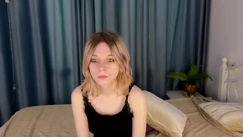 Snapshot of mollysally chatting on 04.03.26 mollysally online show from 04.03.26