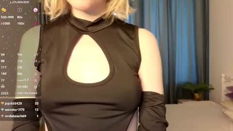 Snapshot of mollysally chatting on 06.22.26 mollysally online show from 06.22.26