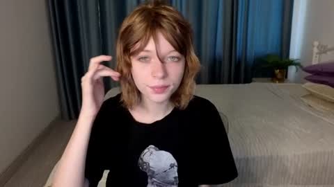 Snapshot of mollysally chatting on 06.30.26 mollysally online show from 06.30.26
