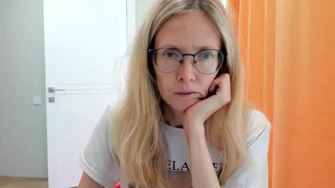 AngelMomm online show from 09.17.25