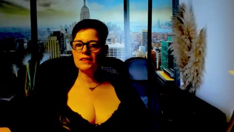 MollySun Nina Randmann online show from 11.17.25