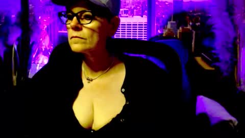 Snapshot of mollysun chatting on 05.30.26 MollySun Nina Randmann online show from 05.30.26