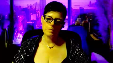 Snapshot of mollysun chatting on 05.31.26 MollySun Nina Randmann online show from 05.31.26