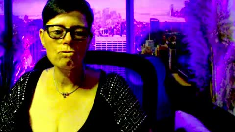 Snapshot of mollysun chatting on 06.29.26 MollySun Nina Randmann online show from 06.29.26