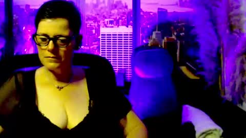 Snapshot of mollysun chatting on 06.30.26 MollySun Nina Randmann online show from 06.30.26