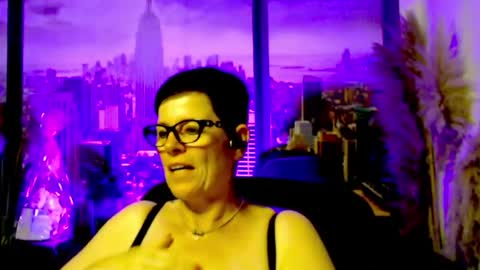 Snapshot of mollysun chatting on 07.17.26 MollySun Nina Randmann online show from 07.17.26