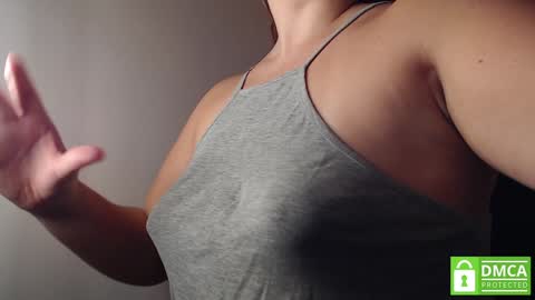 Snapshot of mollywayne chatting on 12.05.24 Molly Join my social networks online show from 12.05.24