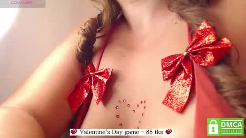 Snapshot of mollywayne chatting on 02.15.25 Molly Join my social networks online show from 02.15.25