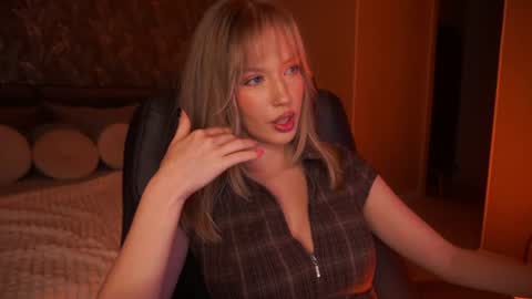 Snapshot of mollyymayy chatting on 08.07.26 mollyymayy online show from 08.07.26