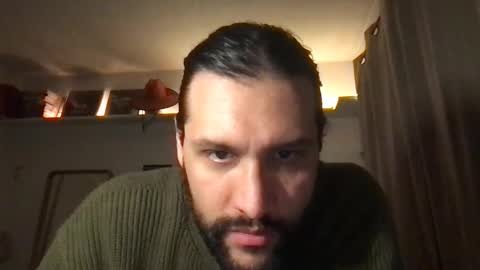 molten_escargot online show from 01.13.25