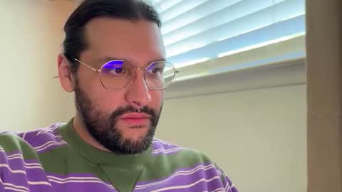 molten_escargot online show from 01.12.26