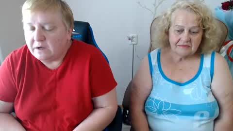 Snapshot of mommy99x chatting on 07.22.26 Mommy99X online show from 07.22.26