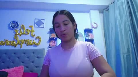 Snapshot of mommy_dulce chatting on 05.15.26 ANDREA online show from 05.15.26