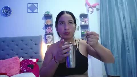 Snapshot of mommy_dulce chatting on 06.24.26 ANDREA online show from 06.24.26