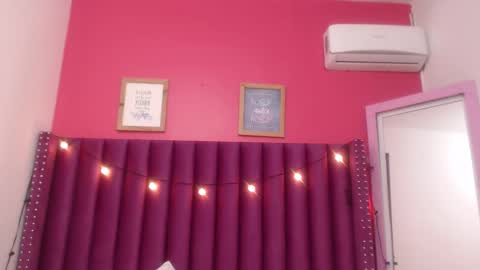 Daphne  online show from 02.26.25