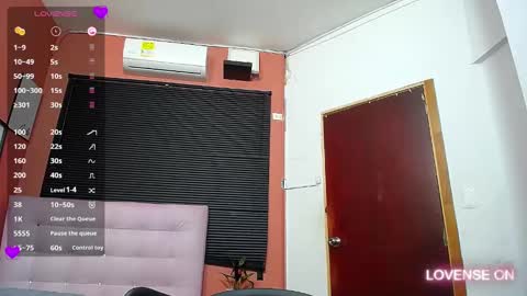 Daphne  online show from 03.06.25