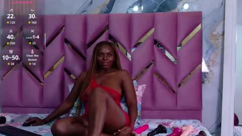 Snapshot of mommywebcam chatting on 02.01.26 DINAH online show from 02.01.26