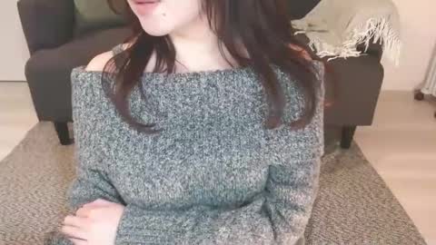 Momo online show from 02.08.25