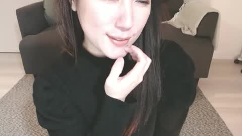 Momo online show from 03.10.25