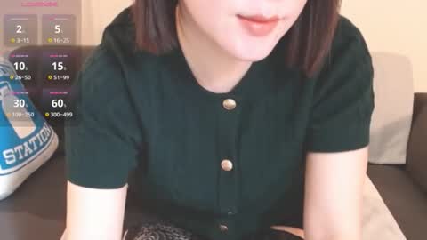 Momo online show from 10.04.25