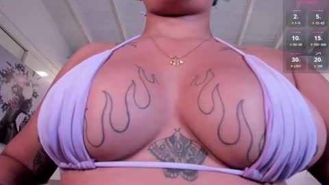 Momo  online show from 11.18.25