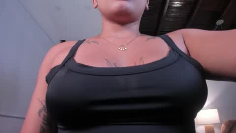 Momo  online show from 11.18.25